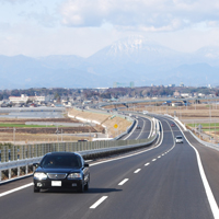 一般道の法定制限速度の最高は60km/hではない！？