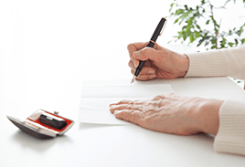 必要な書類を記入